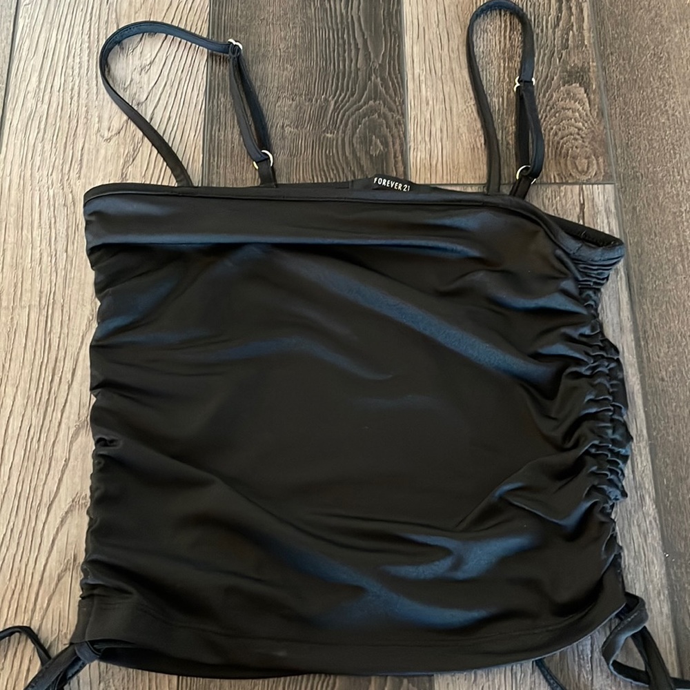 Black tank top Forever21